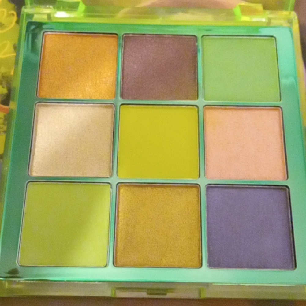Revolution Vibrant Green and Yellow Eyeshadow Palette